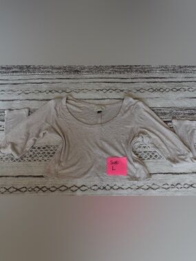 Universal Thread Light Beige Long Sleeve Scoop Neck Tee